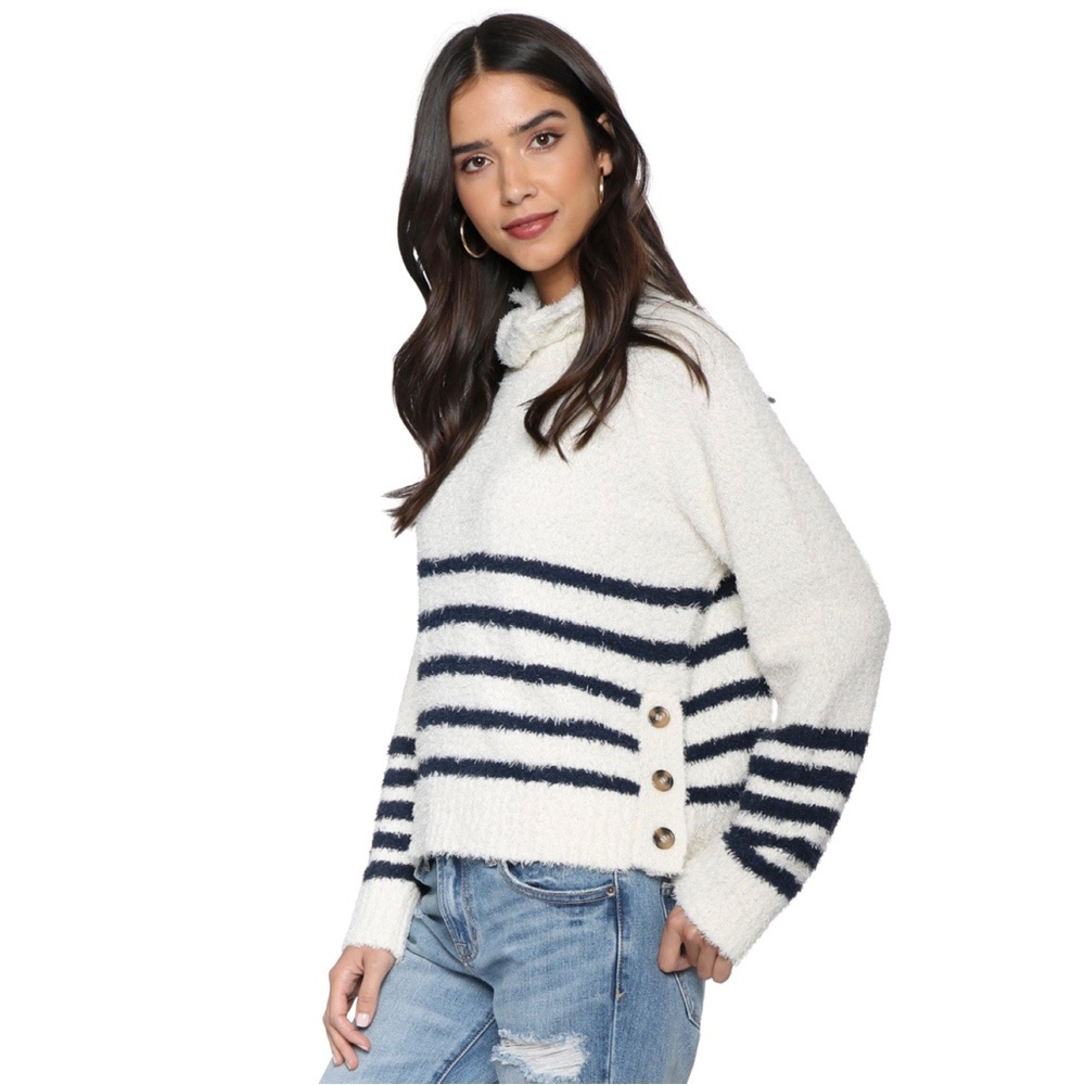 NWT FAVLUX Stripe Cozy Soft Turtleneck Swe…